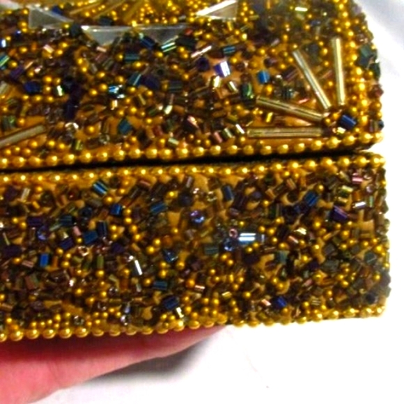 Handmade Multi color Jeweled & Seed Beads Beaded Trinket Box (3.5"x2"x2") - Picture 5 of 6